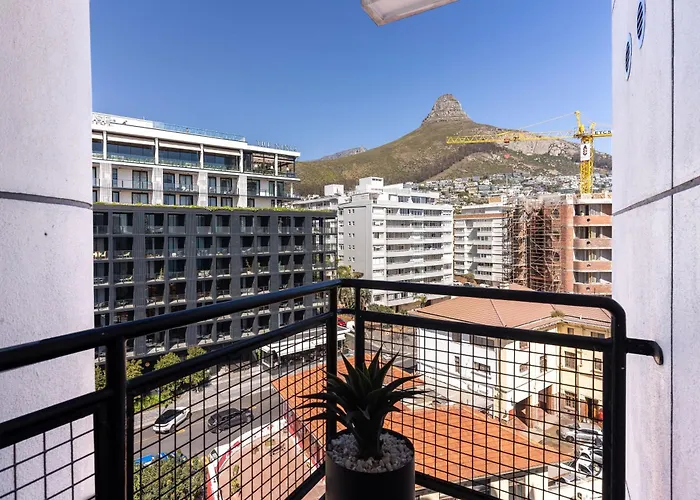 Flamingo 705 - Sea Point Studio Aprt